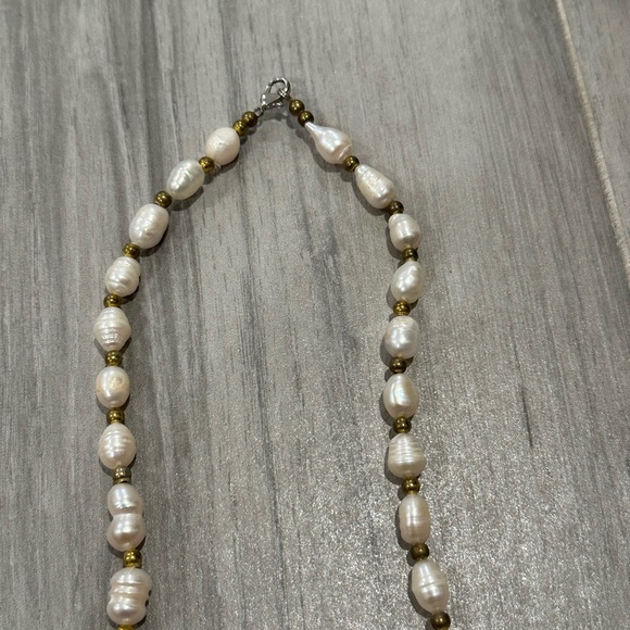Trendy Natural Freshwater Pearl & Tiny Gold Beads Necklace - Picture 7 of 9